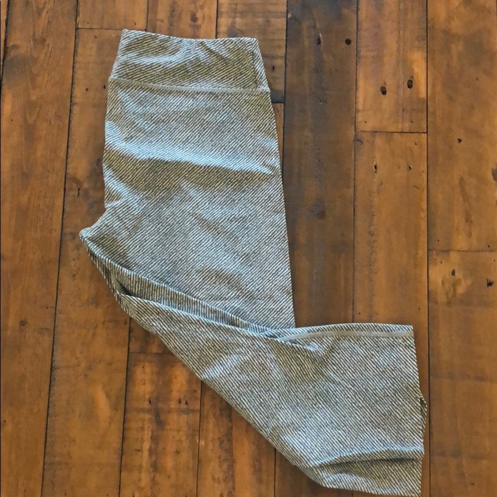 Lou and Grey active capris